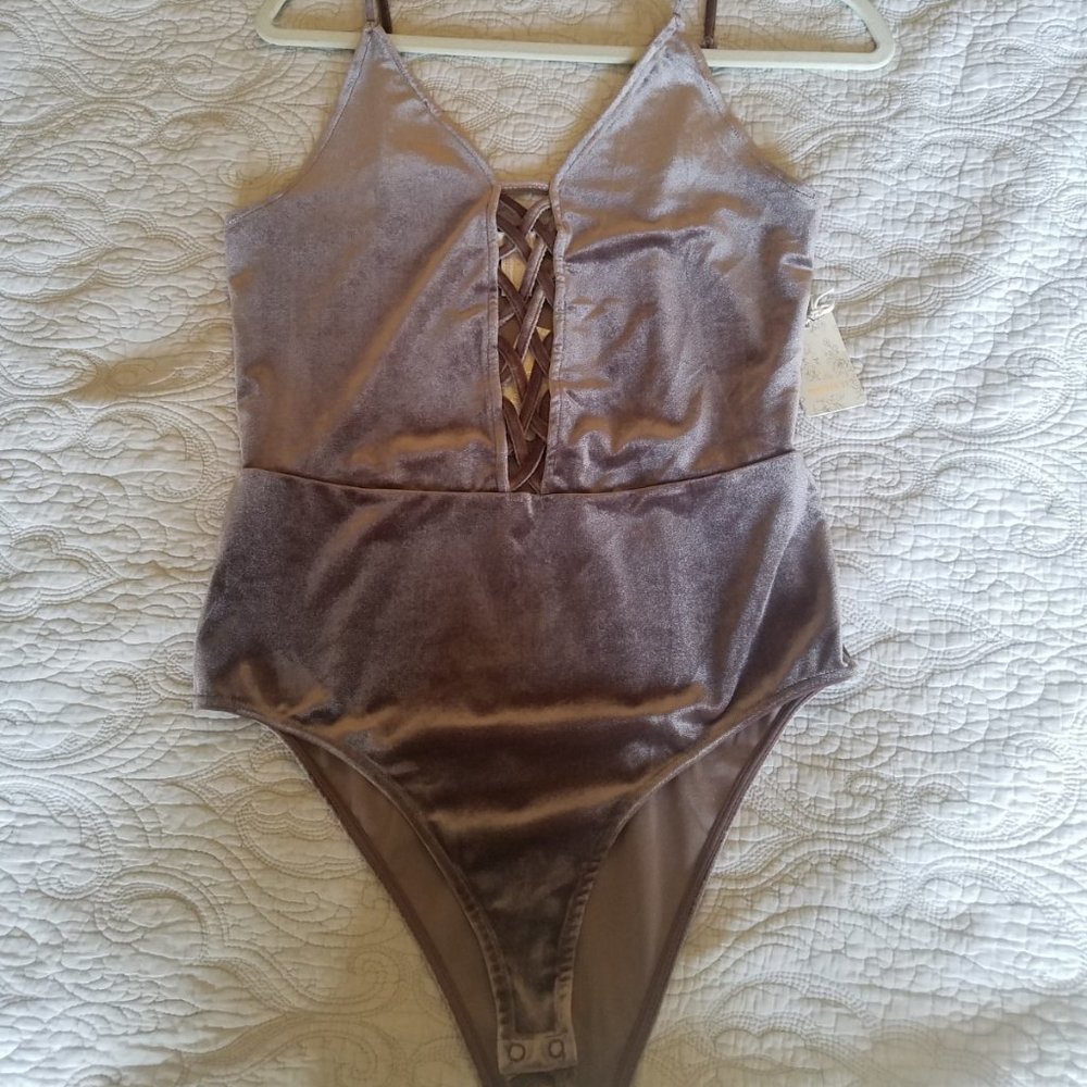 NWT Forever 21 Lilac Velvet Body Suit
